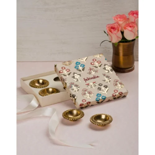Mivaan-brass-round-diya-set-of-4-gift-box-1.webp Mivaan