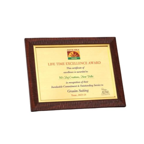 Wooden Plaque with Golden plate Wooden Plaque with Golden plate